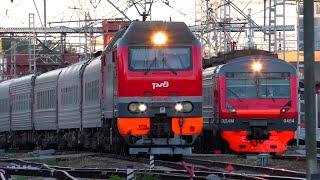 Электровоз ЭП2К-401 с поездом №146 "Челябинск - Санкт Петербург" и электропоезд ЭД4М-0454