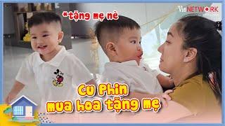 Chủ tịch cu Phin vi hành về thăm nhà, mua hoa tặng mẹ Quỳnh Quỳnh mà xấu hổ không cho mẹ ôm