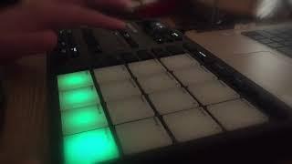 Maschine Mikro MK3 X Playing With Perform FX (Again)