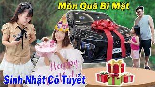 Quỳnh Nhi Mua Quà Sinh Nhật Bất Ngờ Cho Cô Tuyết