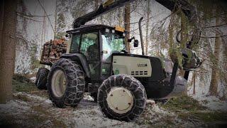 Valtra 6300 Hi-Trol ja JYSKY, sekakuorma kuusikosta.