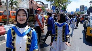 Aksi Dancer Cantik Drumband Bhina Karya Jaya Arak Arakan live Demak