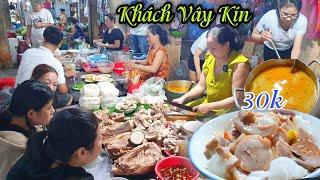 Khách Vây Kín Cô Chủ Để Thưởng Thức Món Bánh Ướt Thịt Heo Cháo Lòng Ngon Rẻ Nức Tiếng CHỢ AN LỖ HUẾ