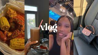 What's in my bag + get ready with me + girls night out + more | VLOG | Klarke White