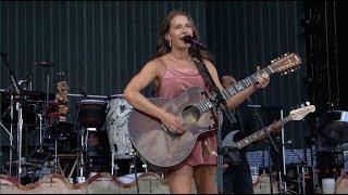 Caroline Jones - "Worth The Wait/Danny’s Song" (Live Opening for Jimmy Buffett and The Eagles)