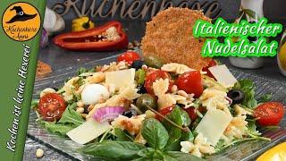 Leichter Italienischer Nudelsalat mit knusprigen Parmesanchips