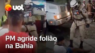 Policial militar dá 'voadora' e agride homem negro no Carnaval da Bahia; veja vídeo
