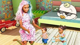 Rodzinka Barbie- Pierwsze kroki Maurycego Odc.197 Bajka dla dzieci po polsku