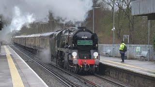 35028 Clan Line climbs a wet Hildenborough bank with 13 on | Belmond British Pullman - 20/02.25