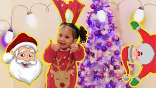 Sasha and Chloe Decorated House and Christmas Tree - Baby First Christmas - ساشا تزين المنزل