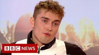 Sam Fender admits to being 'really hungover' in interview - BBC News