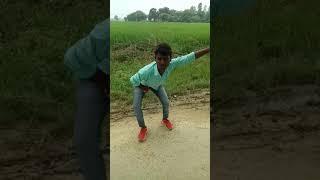 Singer Ajeet raj chauhan phir se App logo ke bich dance like aaya