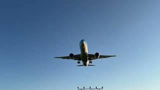 @KLM @Boeing #787 landing on runway 06R at Toronto’s Pearson #International #Airport ️