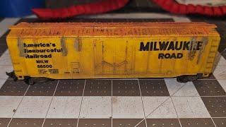 Easy way to weather a HO scale boxcar