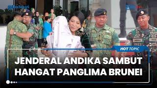 Pelukan Jenderal Andika Sambut Hangat Kedatangan Panglima Angkatan Bersenjata Diraja Brunei