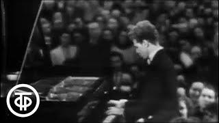 Играет Ван Клиберн. Подмосковные вечера (1958) Van Cliburn. Moscow Nights