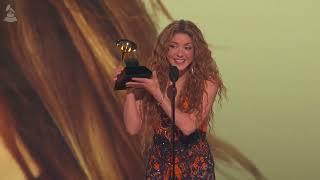 SHAKIRA Wins BEST LATIN POP ALBUM For 'LAS MUJERES YA NO LLORAN' | 2025 GRAMMYs Acceptance Speech