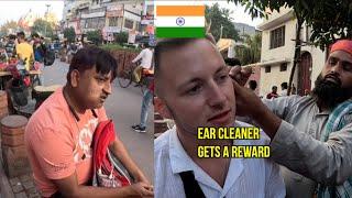 Indian ear cleaner gets a reward  | ear cleaning india | Indian strret ear cleaner | ear picking