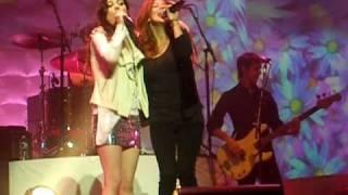 GIA FARRELL WITH CLICK 5 BACKING UP MIRANDA COSGROVE "I'M JUST A GIRL"