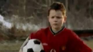 Если не с кем играть в футбол (Реклама шоколада Stratos 2002 года)