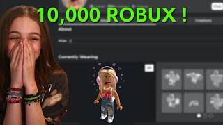 I gave my little sister $10,000 ROBUX for a ROBLOX SHOPPING SPREE!