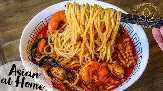 The BEST Jjamppong Korean Seafood Noodle Soup!