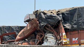 Aaj Baroda m hua truck ka “Bhayanak” Accident