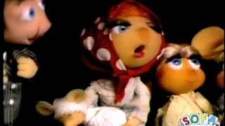 Topo Gigio sings "Funiculi Funicula" on The Ed Sullivan Show