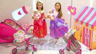 Куклы Беби бон и Беби Анабель -  видео для детей Как Мама Baby dolls and Disney Princesses