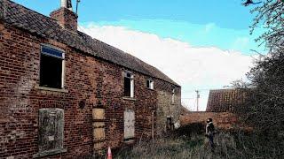 Exploring Abandoned Horse Riders Farm - Everything Left Behind - Scunthorpe - Abandoned Places UK