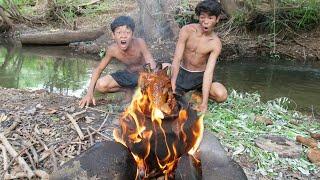 Primitive Wildlife - Cooking Chicken In Clay Pot - Eating Delicious