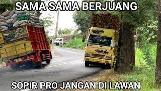 Kalau ragu ragu di jalur Lahor jangan nek4t !! Full truk muatan tebu dan kayu