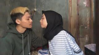 TEBAK TEBAKAN  !!!  MENANG CIUM BIBIR PASANGAN ( Yang JOMBLO Jangan Nonton )