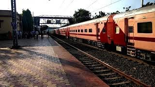 Pragati Express gets upgraded to "UTKRISHT RAKE" || First Train on CR with UTKRISHT rake