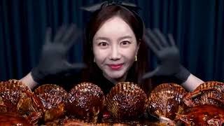 It’s 4x4 now speed exciting eating soundMukbang ASMR] Giant Octopus in Seafood Market! Jjajang Noodl