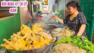 Bún Măng Vịt Chị Út hơn 30 năm | Quy trình luộc gà vịt màu vàng đẹp không bị hôi