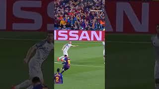 Iconic free-kick #messi #leomessi #lionelmessi #freekick #fcbarcelona #shorts #viral