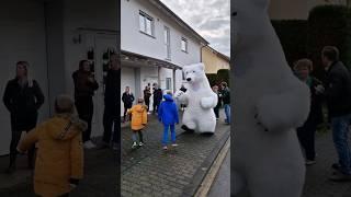 Белый Мишка устроил настоящий сюрприз в Германии / Weißer Teddybär hat in Deutschland eine echte