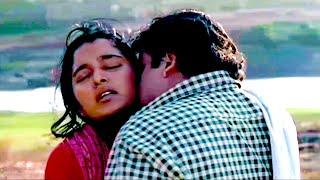 ഇനിയൊന്നും പറയാനില്ല | Manju Warrier | Mohanlal | Lal kanmadham - Classical Romantic Scene