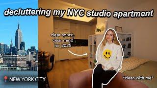 decluttering my NYC studio apartment for 2025: hangout & clean with me *chatty vlog*