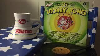 24 Looney Tunes ( Haunted House ) & A Box