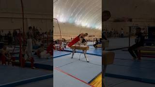 Паша показал круг на одной руке.  #sports #gimnastics #gym #shorts #гимнасты #тренер #соревнования