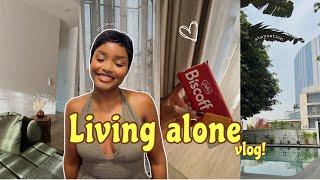 living alone | house hunting update! + I got a pixie cut?! + staycation - I hate nigerian hotels!