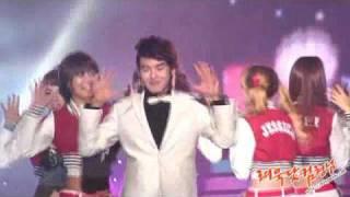 [100203/FANCAM] 19th Seoul Music Awards - Ryeowook dancing to Gee