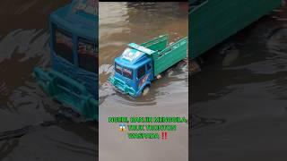 DRAMATIS  TRUK TRONTON MELAWAN BANJIR #mainananak #truck #trukoleng #truk #toys #truktronton