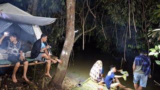 camping diguyur hujan deras tengah malam mancing ikan sidat di malam pinggir sungai