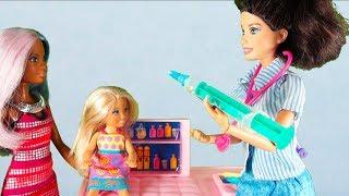 Rodzinka Barbie - Czy Tola jest chora? Bajka dla dzieci po polsku. The Sims 4. Odc. 73