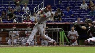 ARI@MIA: Chavez pads the lead with an RBI single