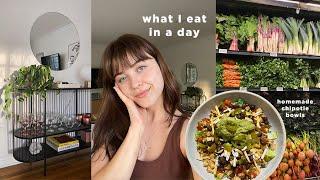 what I eat in a day! the *best* vegan burrito bowl