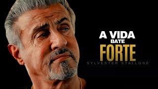 A VIDA BATE FORTE -Sylvester Stallone DUBLADO | MOTIVACIONAL 2024